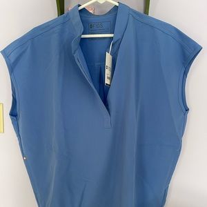 Figs women’s NEW Rafaela oversized scrub top, size XL, tags on, Ceil blue.